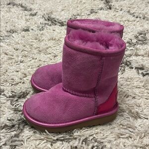 UGG classic II shearling lined boot. Toddler size 7. Purple ruby. Pink. Purple.